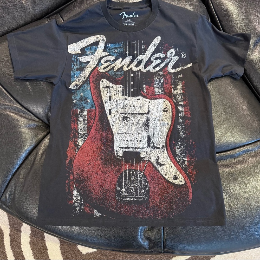 FENDER Electric Guitar T-Shirt Classic Rock
Style